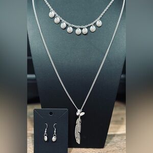 Feather necklace with earrings set
